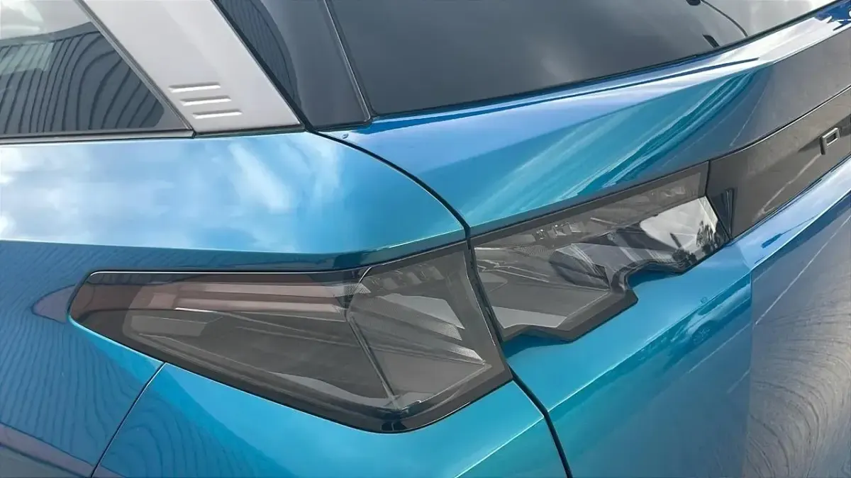 Used Peugeot 5008 GT 134 HP (98 kW) 2025 Blue SUV