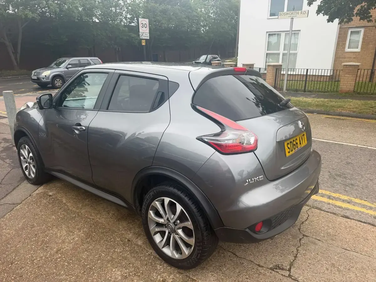 Used Nissan Juke Tekna 110 HP (80 kW) 2016 Grey SUV