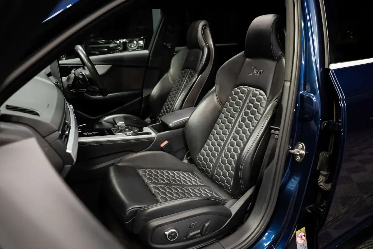 Used Audi RS4 Comfort 2020 Blue Estate