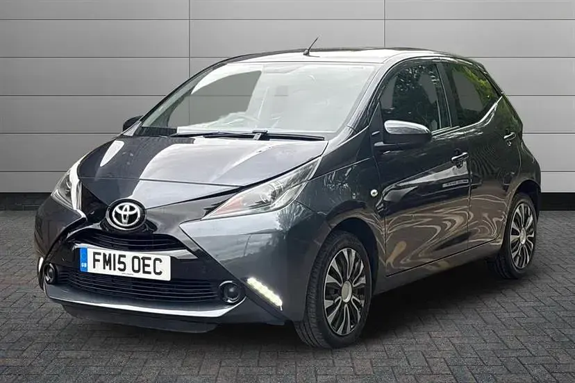 Gebraucht Toyota Aygo X-play 68 PS (50 kW) 2015 Grau Kleinwagen
