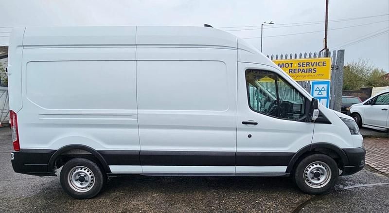 Begagnad Ford Transit 130 HK (95 kW) 2022 Vit Van