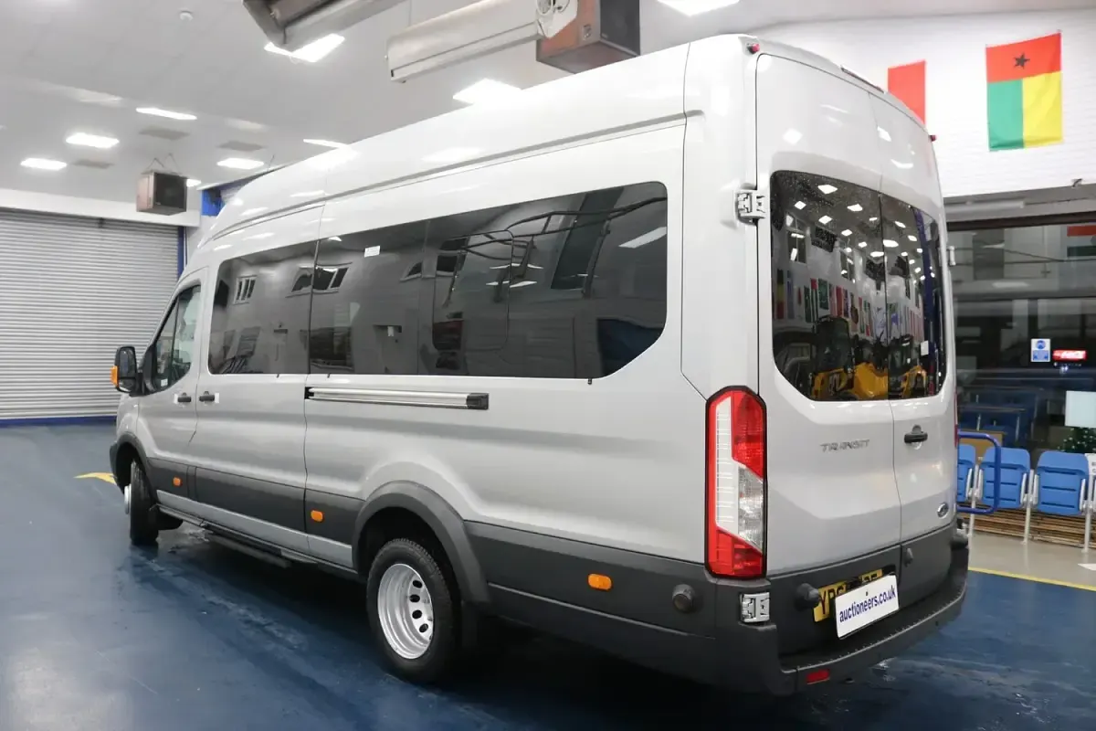 Used Ford Transit Trend 155 HP (114 kW) 2018 Silver