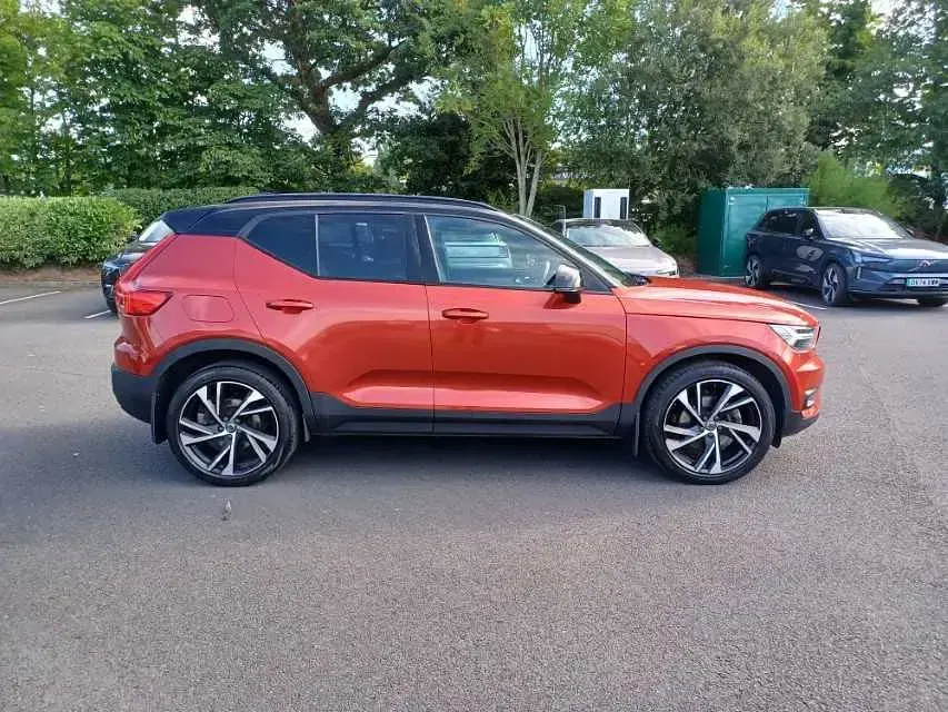 Used Volvo XC40 R-Design Pro 194 HP (142 kW) 2021 SUV