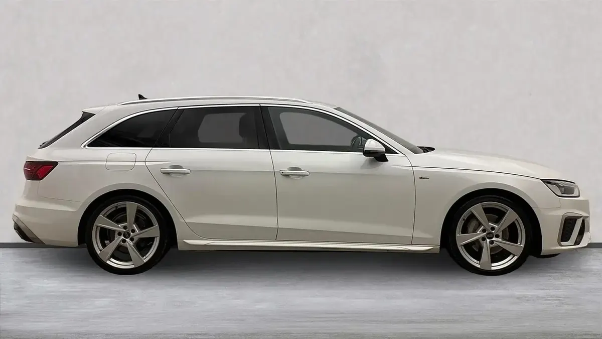 Used Audi A4 S-Line 204 HP (150 kW) 2024 White Estate