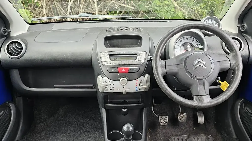 Used Citroën C1 VTR Sport 68 HP (50 kW) 2013 Blue Hatchback