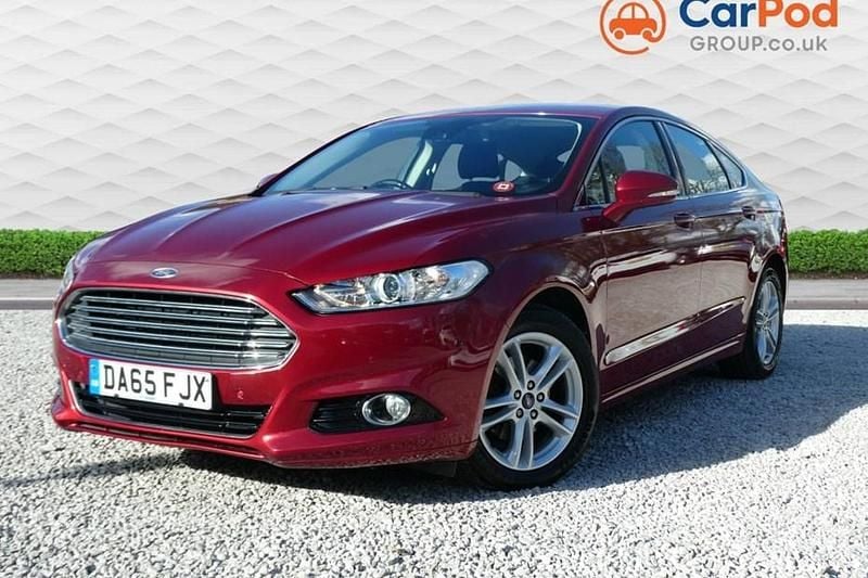 Used Ford Mondeo Titanium 150 HP (110 kW) 2015 Red Hatchback