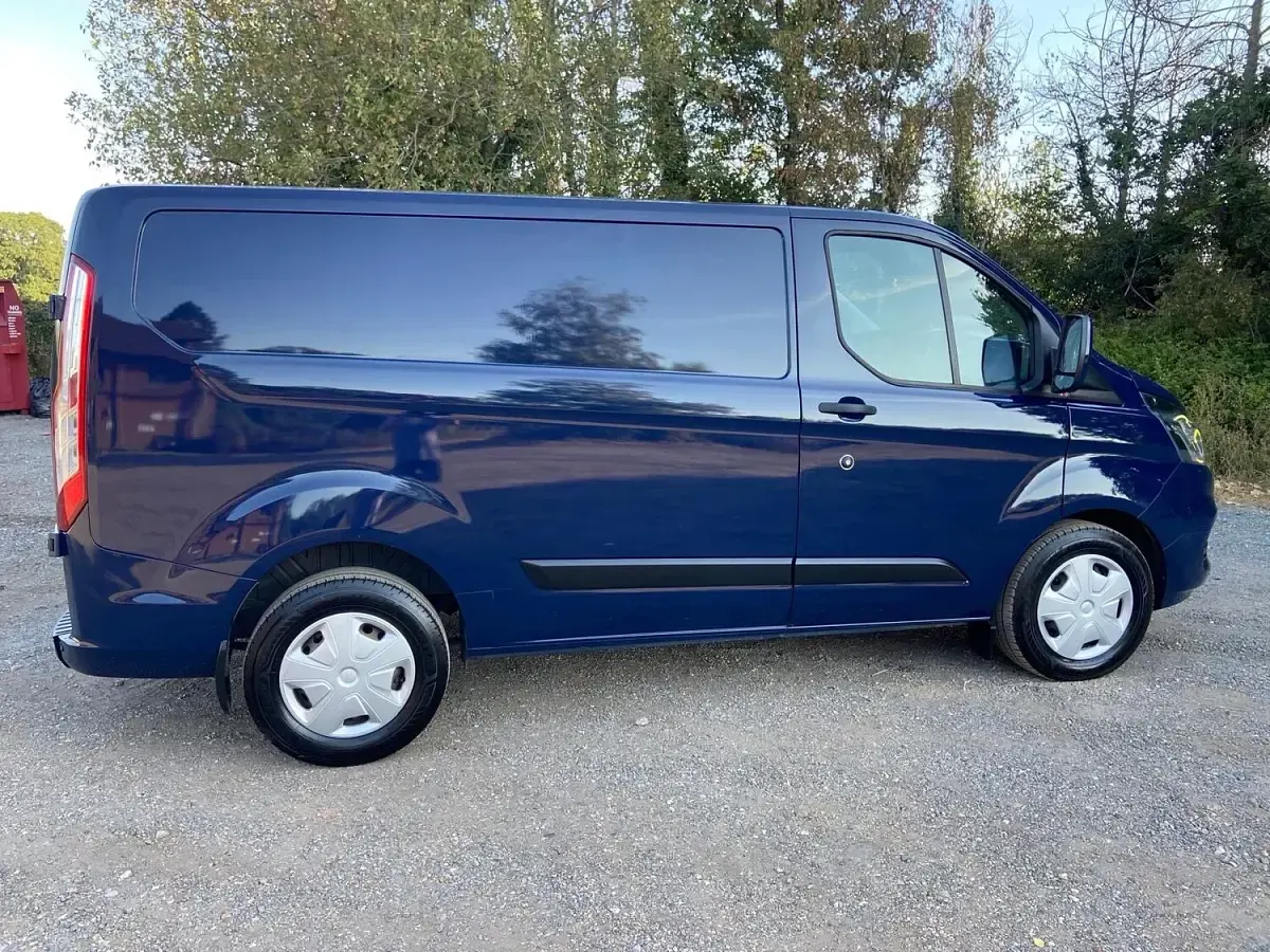 Used Ford Transit Custom Trend 105 HP (77 kW) 2019 Blue Van