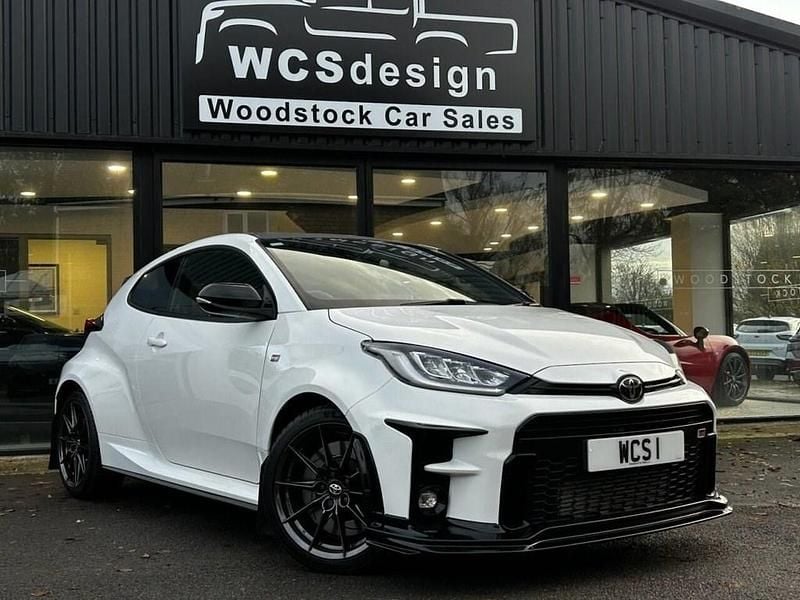 Used Toyota Yaris 261 HP (191 kW) 2022 White Hatchback