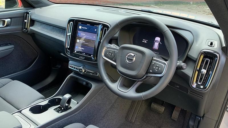 Used Volvo EX40 Core 185 kW (252 HP) 2025 Silver SUV