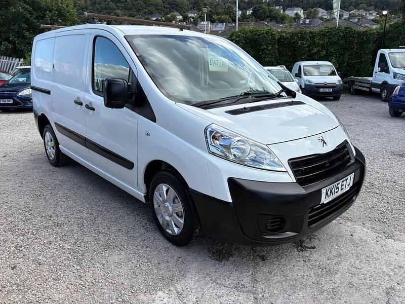 White Used 2015 Peugeot Expert Van | £4,795 (Fair price) - Image 1/4