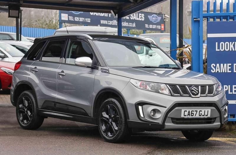 Used Suzuki Vitara 2017 Grey and black SUV