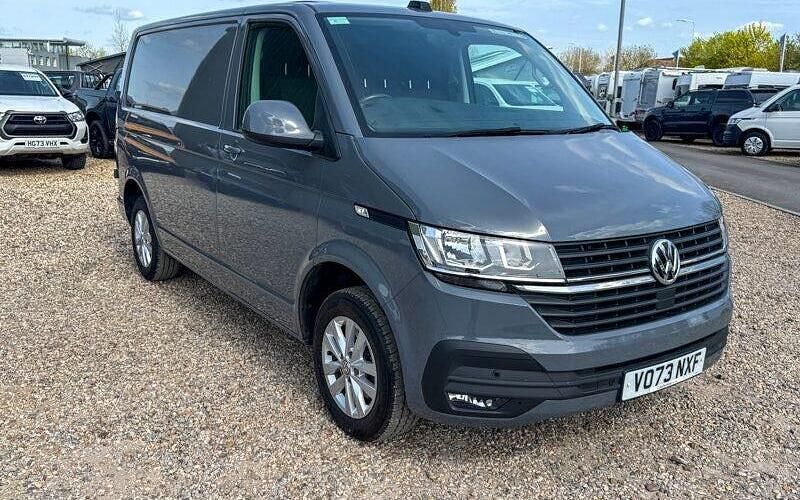 Begagnad VW Transporter Highline 150 HK (110 kW) 2023 Grå Van