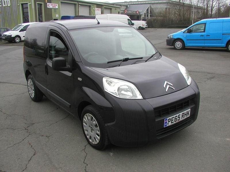 Używany Citroën Nemo 75 KM (55 kW) 2015 Szary Minivan