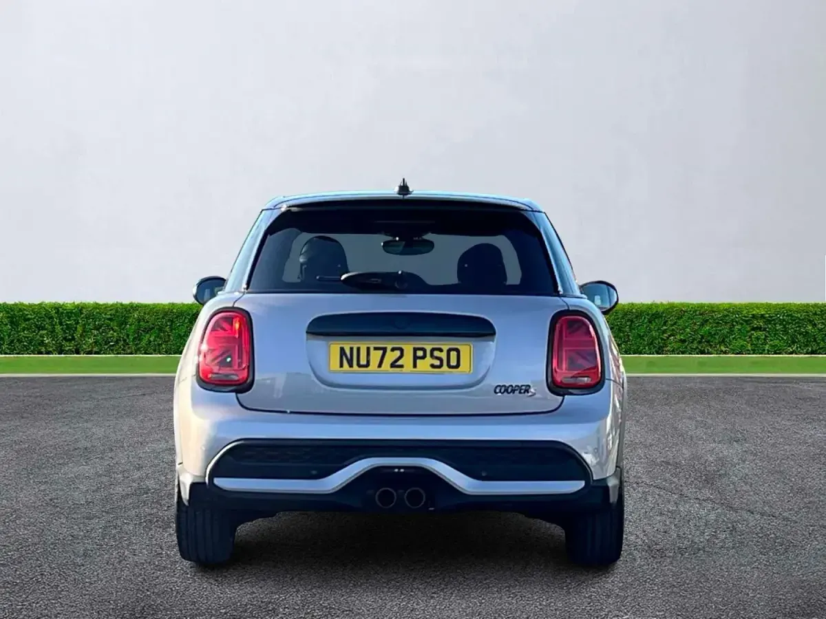 Usado Mini Cooper S Exclusive 2022 Gris Utilitario