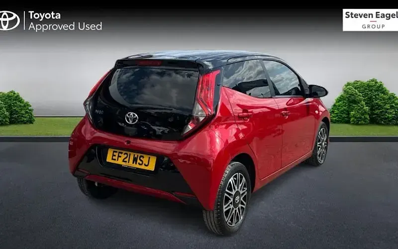 Used Toyota Aygo X-clusiv 72 HP (52 kW) 2021 Red Hatchback