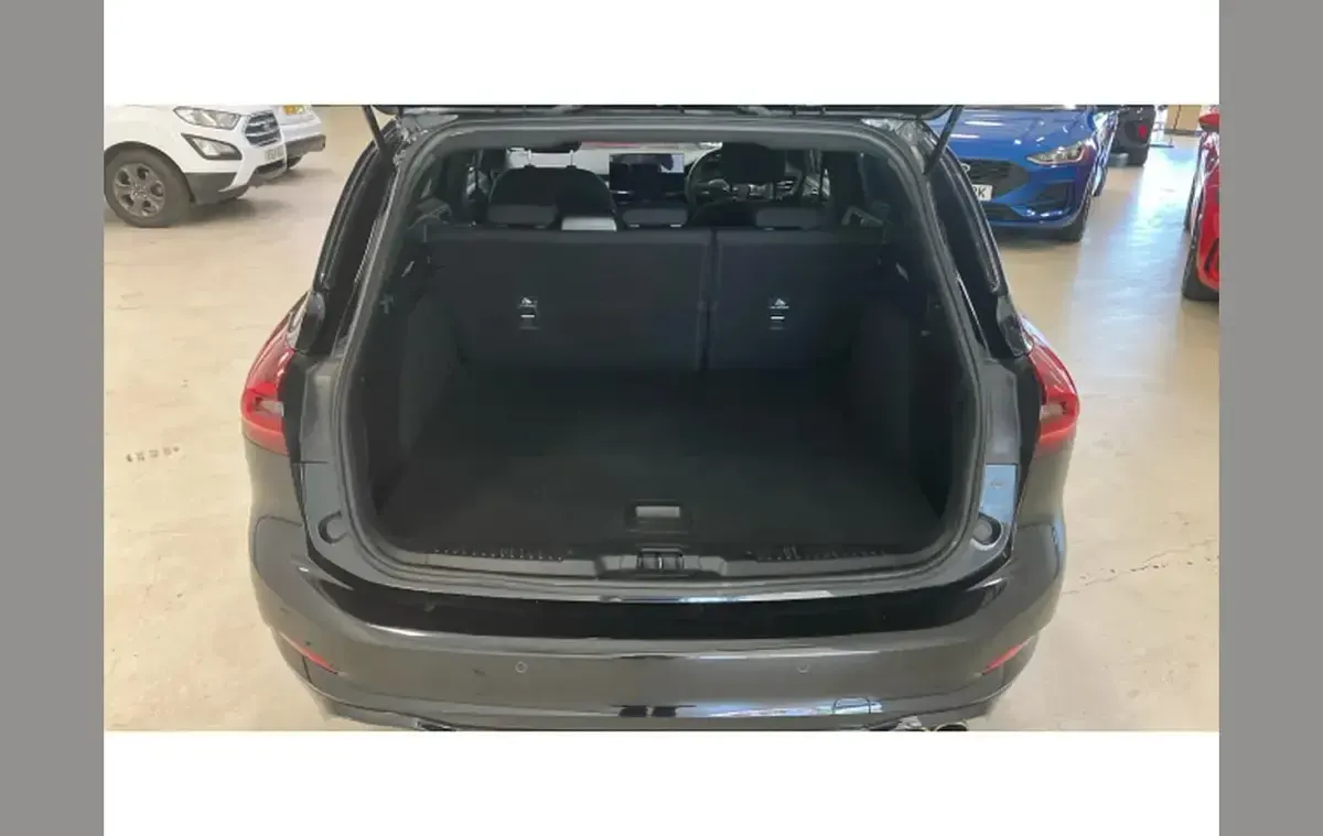 Used Ford Focus ST-Line 125 HP (91 kW) 2023 Black Estate