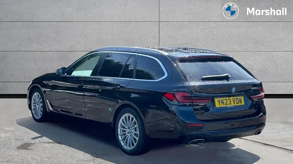 Used BMW 530e Comfort Edition 292 HP (214 kW) 2023 Black Estate