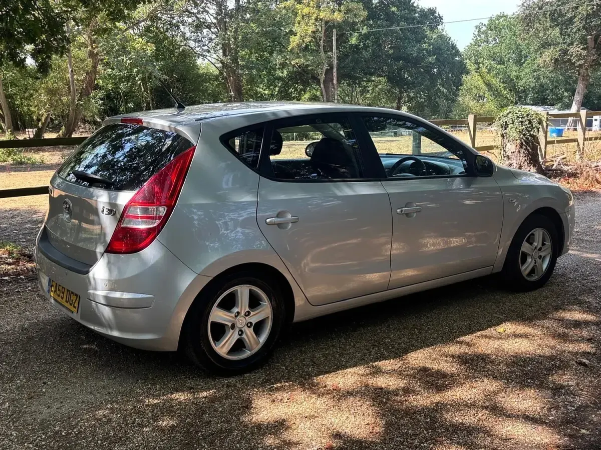 Used Hyundai i30 Comfort 109 HP (80 kW) 2009 Silver Hatchback