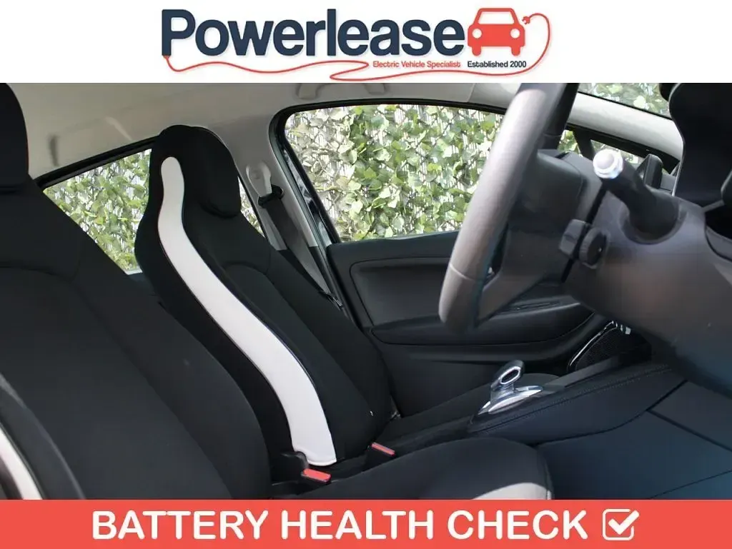 Used Renault Zoe Play 80 kW (109 HP) 2021 Mauve/purple Hatchback