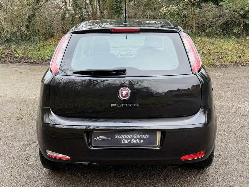 Used Fiat Punto Easy 77 HP (56 kW) 2015 Black Hatchback