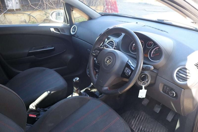 Used Vauxhall Corsa 85 HP (62 kW) 2012 Black Hatchback