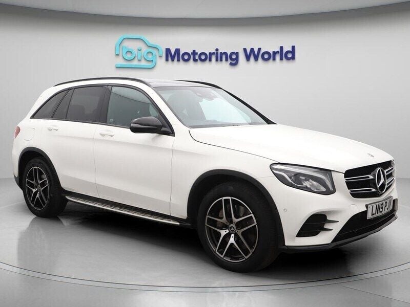 White Used 2019 Mercedes GLC250 AMG Estate | £23,000 (Fair price) - Image 1/4