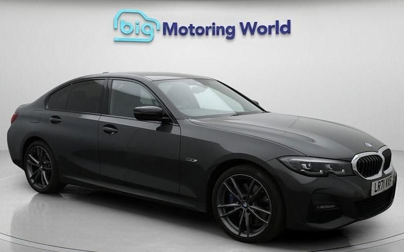Used 2021 BMW 330e M Sport Sedan | £21,667 (Expensive) - Image 1/4