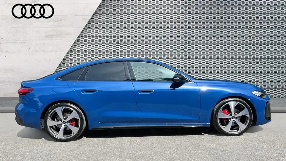 Used Audi A5 Sportback Advanced 204 HP (150 kW) 2025 Blue Hatchback