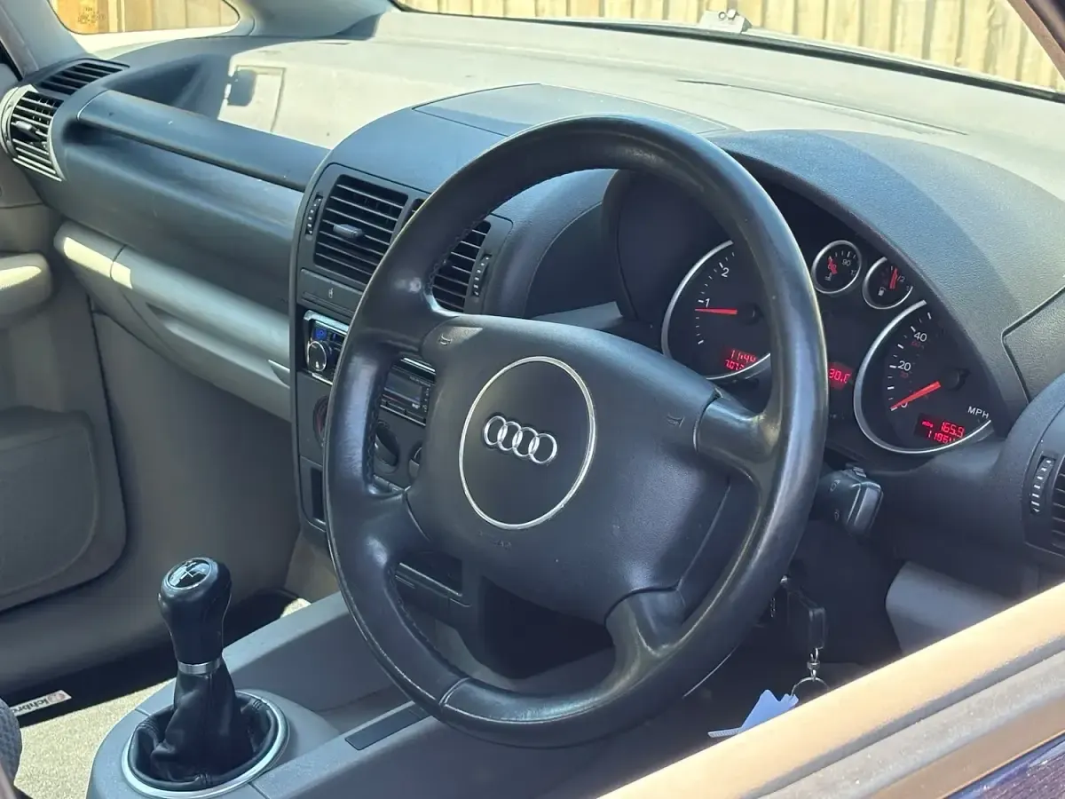 Used Audi A2 73 HP (53 kW) 2004 Blue Hatchback