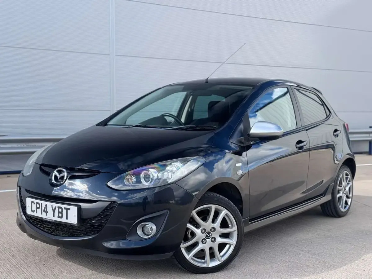 Begagnad Mazda 2 Edition 2014 Svart Halvkombi