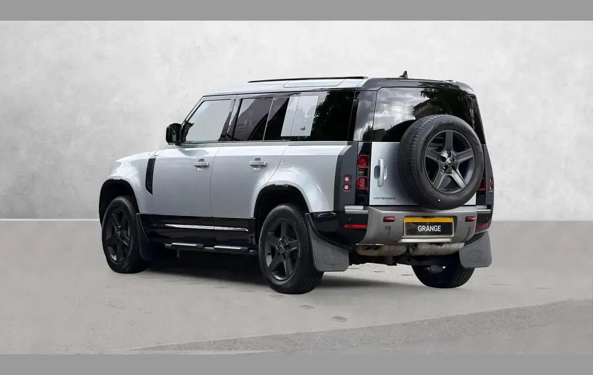 Used Land Rover Defender SE Dynamic 300 HP (220 kW) 2023 Silver SUV