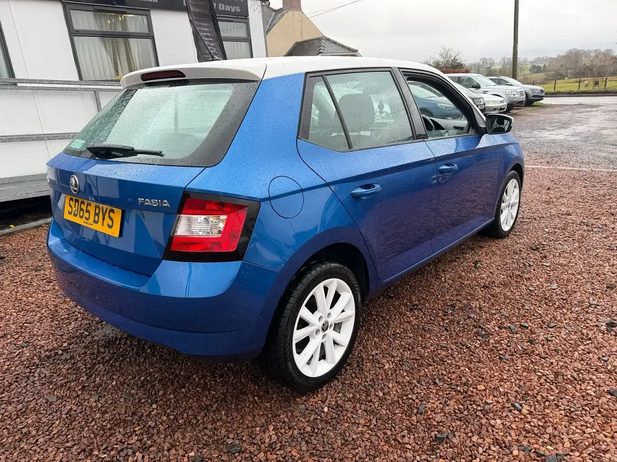 Used Skoda Fabia SE 90 HP (66 kW) 2015 Blue Hatchback