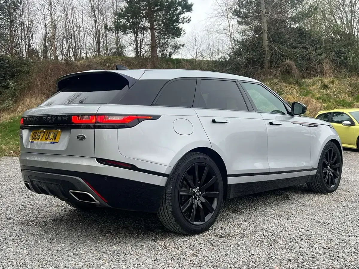Usado Land Rover Range Rover Velar HSE Dynamic 300 CV (220 kW) 2017 Plateado SUV