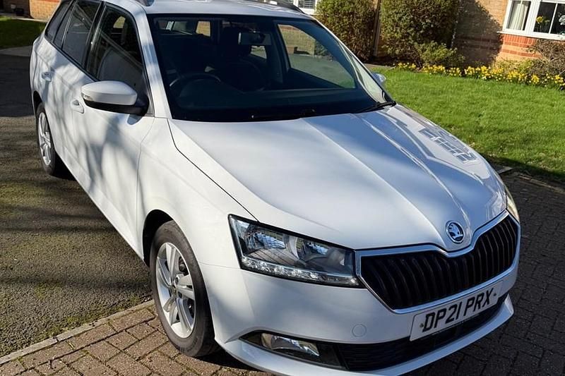 Used Skoda Fabia SE 95 HP (69 kW) 2021 White Estate