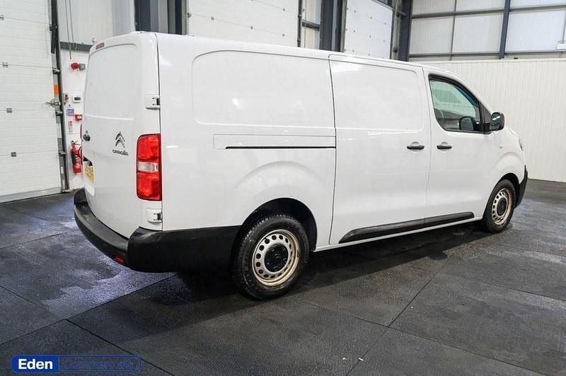 Używany Citroën Dispatch 2023 Biały Minivan