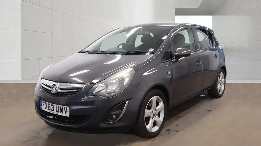 Usado Vauxhall Corsa 100 HP (73 kW) 2013 Cinzento Citadino