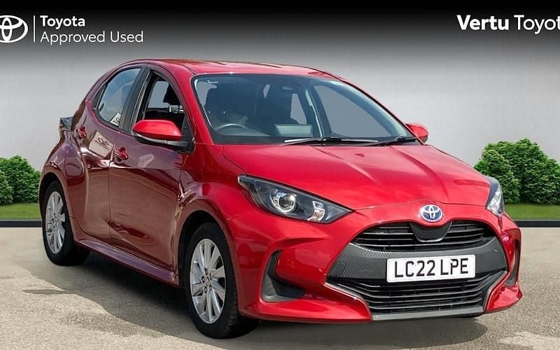 Used 2025 Toyota Yaris Hybrid Hatchback | £16,461 (Super price) - Image 1/4