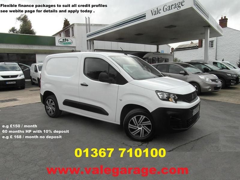 White Used 2021 Peugeot Partner MPV | £7,500 (Fair price) - Image 1/4