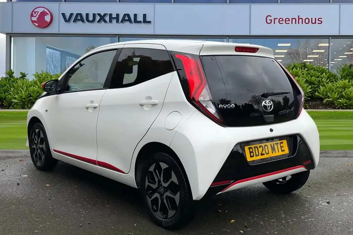 Used Toyota Aygo Trend 72 HP (52 kW) 2020 White Hatchback