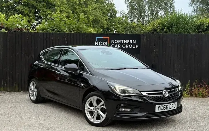 Used Vauxhall Astra SRi 105 HP (77 kW) 2019 Hatchback
