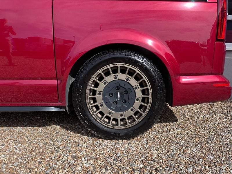 Used VW T6.1 Highline 199 HP (146 kW) 2021 Red Van