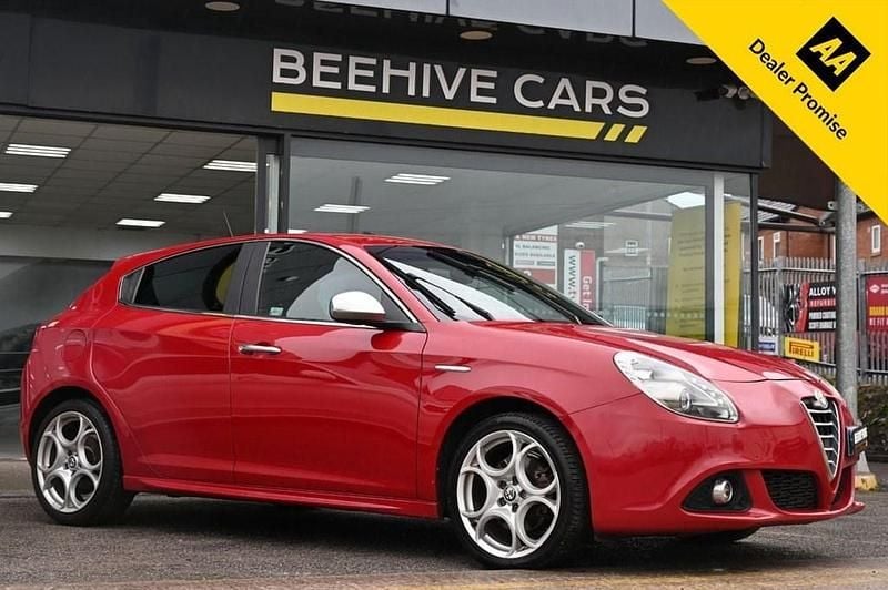 Used Alfa Romeo Giulietta Exclusive 150 HP (110 kW) 2015 Red Hatchback