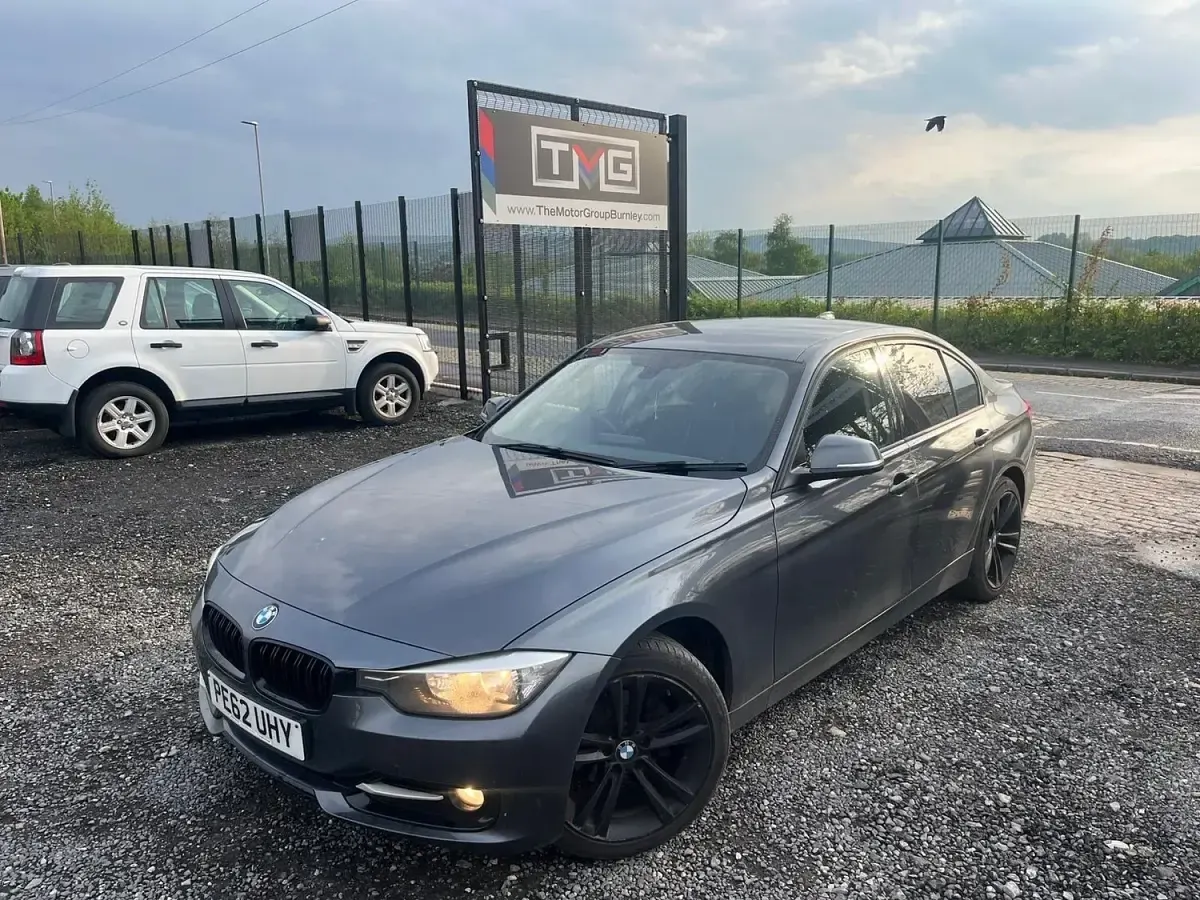 Used BMW 318 Sport Line 2012 Grey Sedan