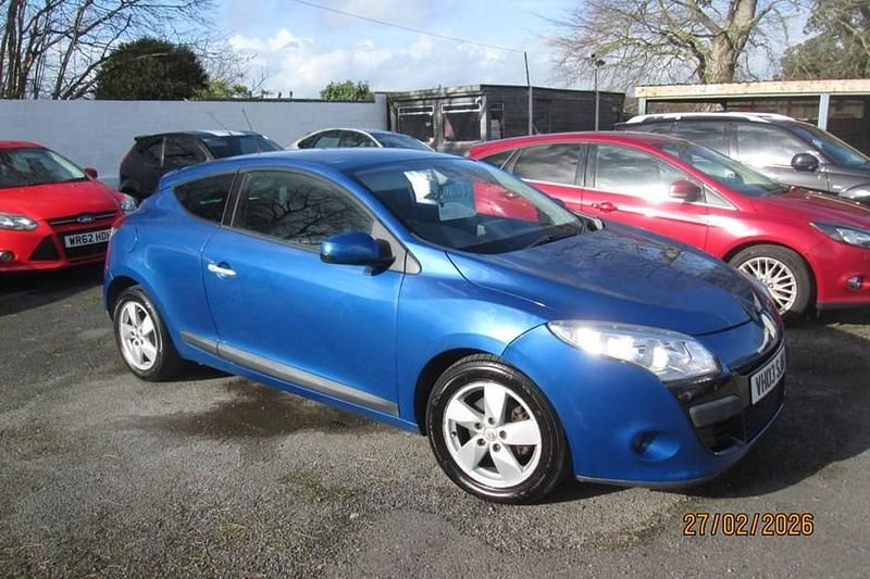 Used Renault Mégane III Dynamique 110 HP (80 kW) 2011 Coupe