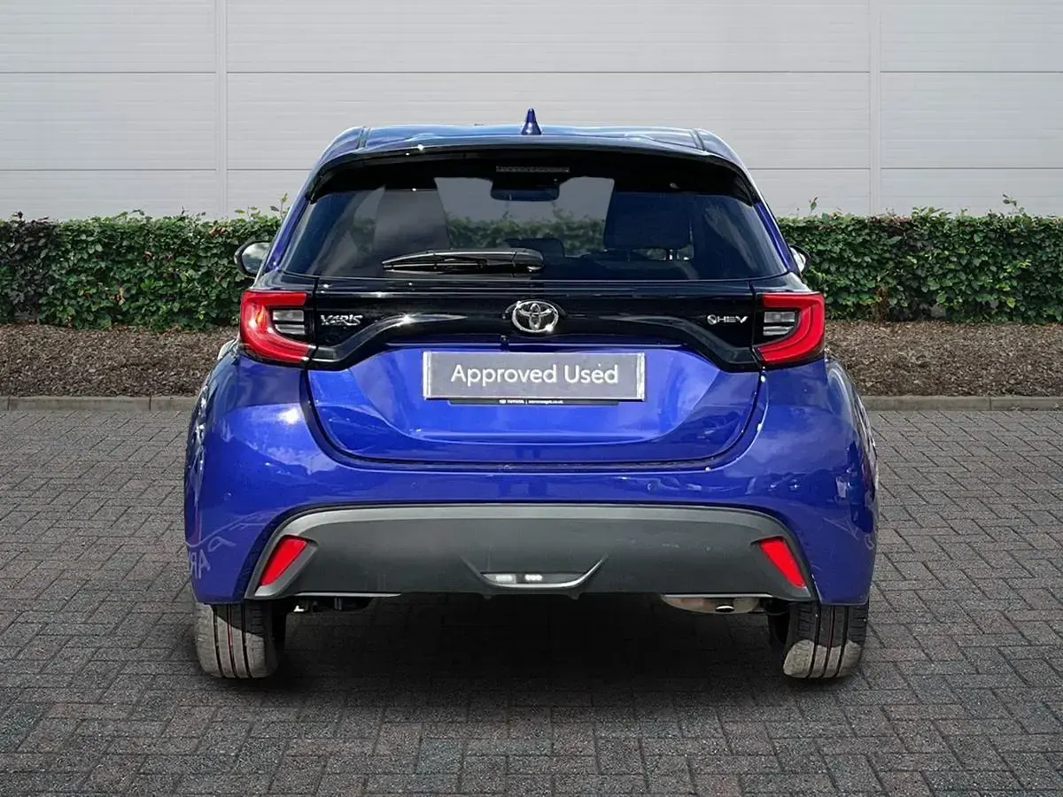 Used Toyota Yaris Design 2024 Blue Hatchback
