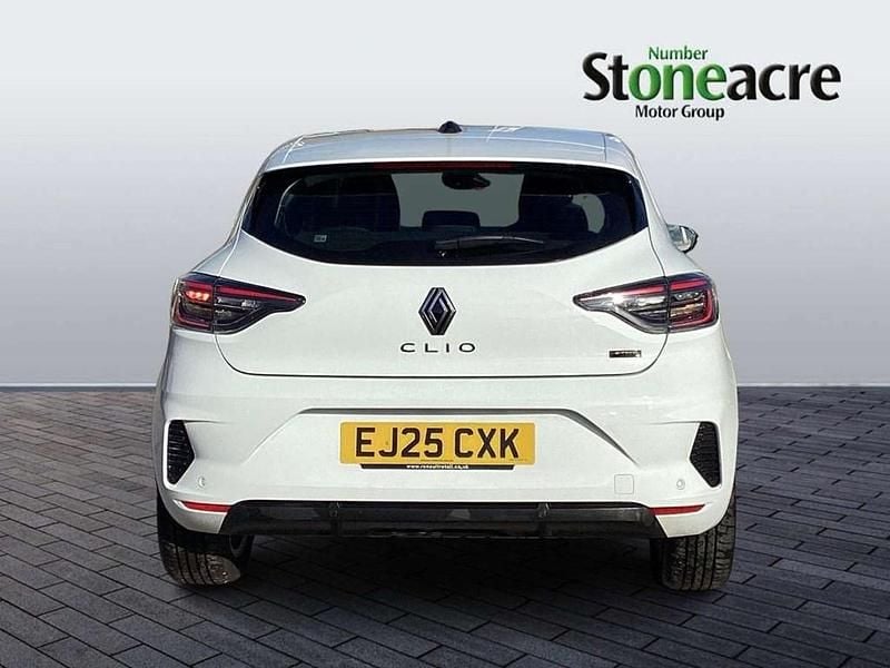 New Renault Clio V Evolution 143 HP (105 kW) 2025 White Hatchback