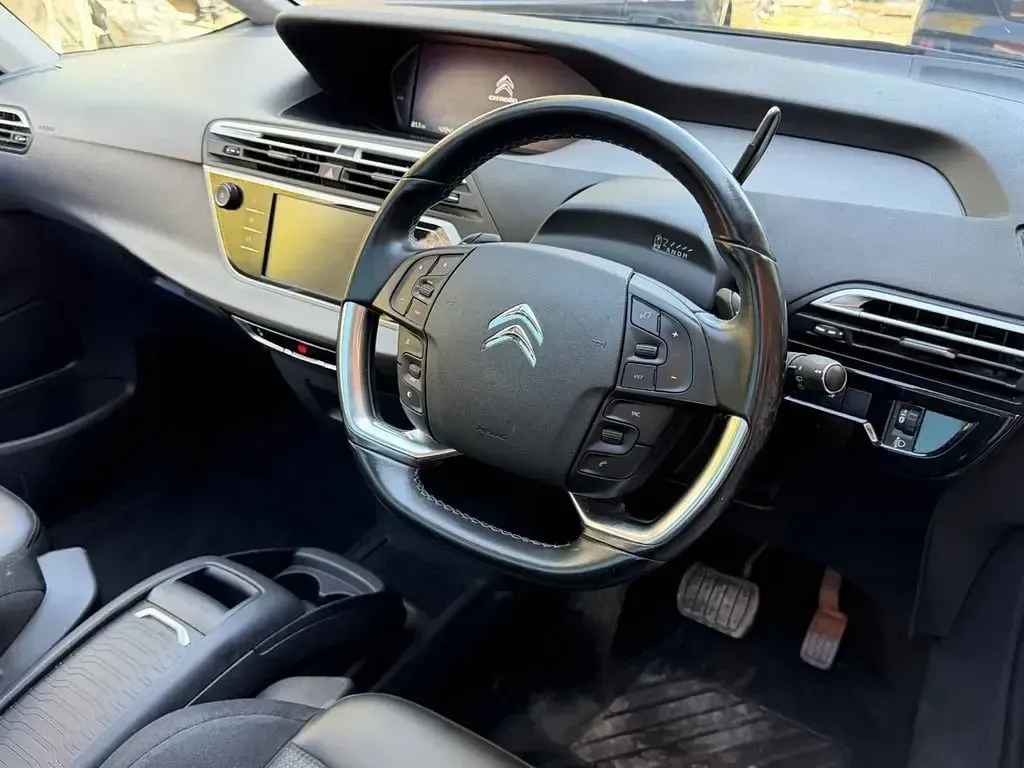 Używany Citroën Grand C4 Picasso PureTech 2021 Niebieski Minivan