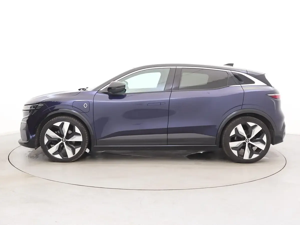 Used Renault Megane E-Tech Techno 160 kW (218 HP) 2022 Blue/black Hatchback