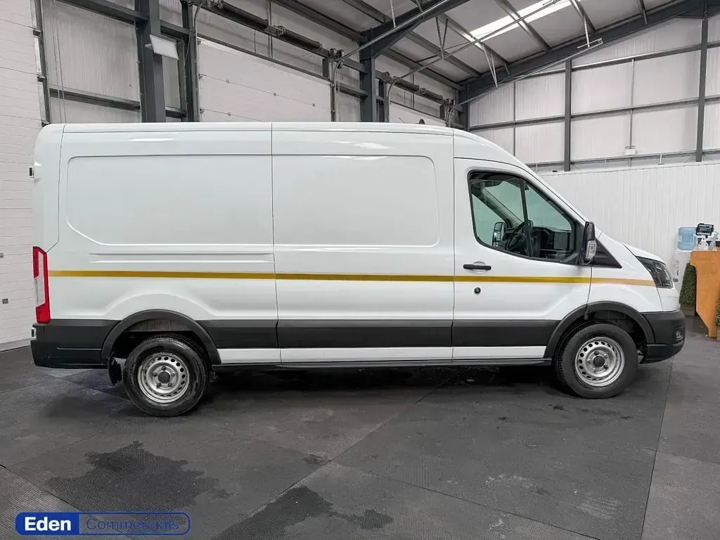Usado Ford Transit 130 CV (95 kW) 2021 Blanco Van