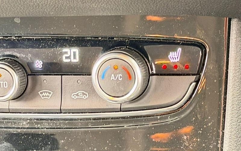 Used Vauxhall Grandland X SRi 131 HP (96 kW) 2021 SUV